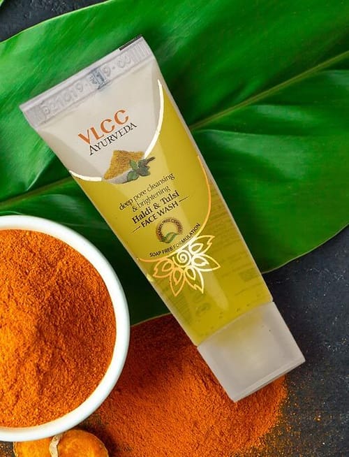 Deep Pore Cleansing & Brightening Haldi & Tulsi Face Wash