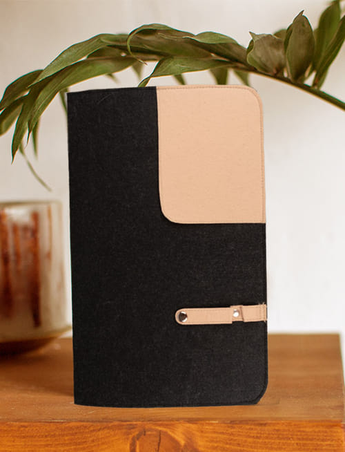 Recyclable Felt Desk Organiser Black And Brown