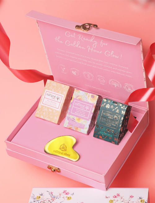 Glow Getter Gift Set With Kwansha ( Kansa + Gua Sha), Vitamin C Face Serum, Nirvana Flower Oil & Gold Beauty Elixir Oil
