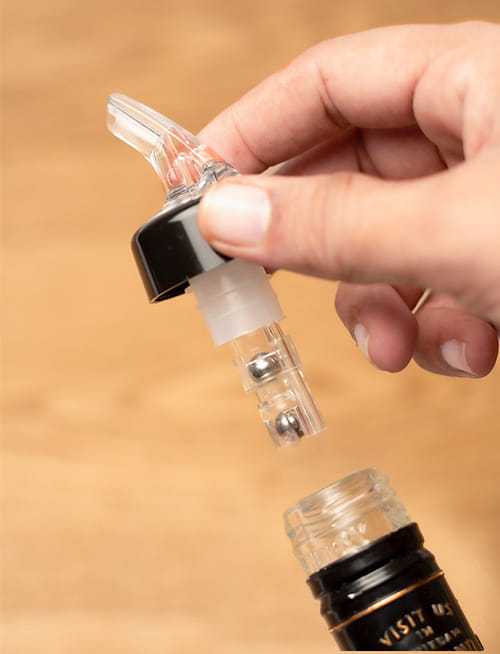 Measured Liquor Whiskey Pourer