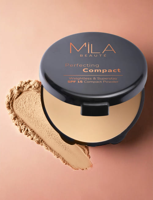 Superstay Perfecting Compact Powder SPF15 Lightweight Natural Matte Finish - 301 Sand Beige