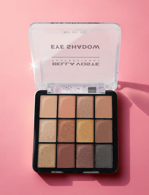 12-In-1 Professional Mesmerizing Colors Eyeshadow Palette Shade 01