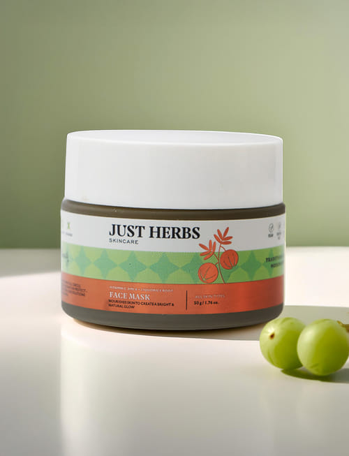 Vitamin C Brightening Face Mask With Amla & Liquorice Root