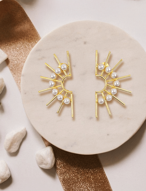 Pearly Moonlit Earrings Pearly Moonlit Earrings