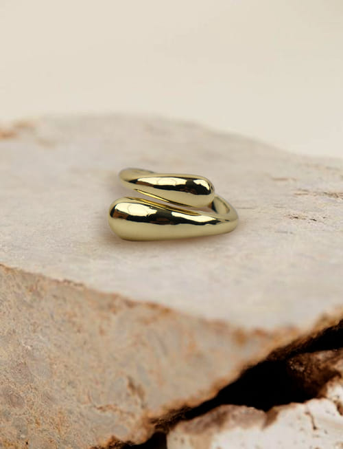 Teardrop Style Gold Ring Teardrop Style Gold Ring