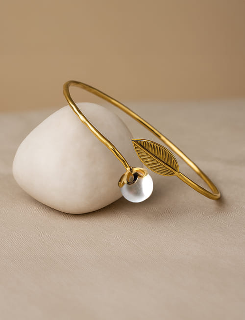 Golden Leaflet Bracelete