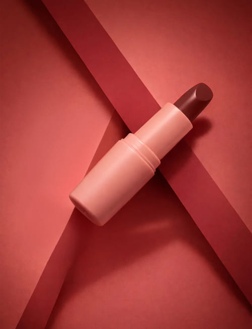 Creamy Matte Lipstick – 20 Lowkey Red
