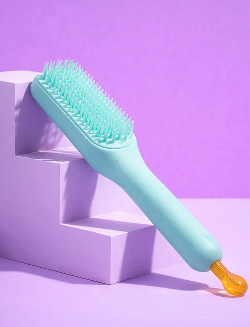 Self - Cleaning Detangling Brush