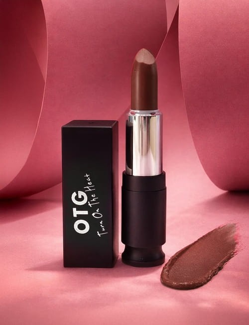 Creme Lipstick: 02 Crimson Horizon