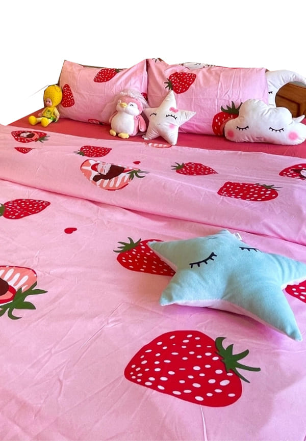 Pink Strawberry Bedsheet Set