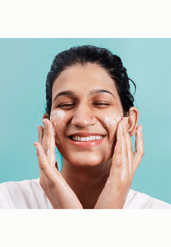 Plant Powered Hydra Marine Facewash | With Hyaluronic Acid & Vitamin C | For Clear & Hydrated Skin | 100ml – thumbnail 4