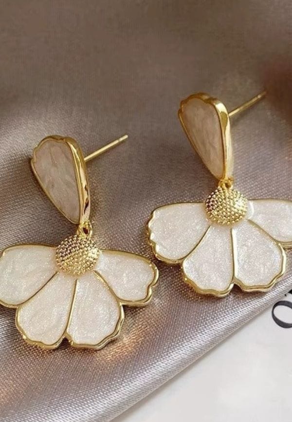 Flower Earring – thumbnail 3