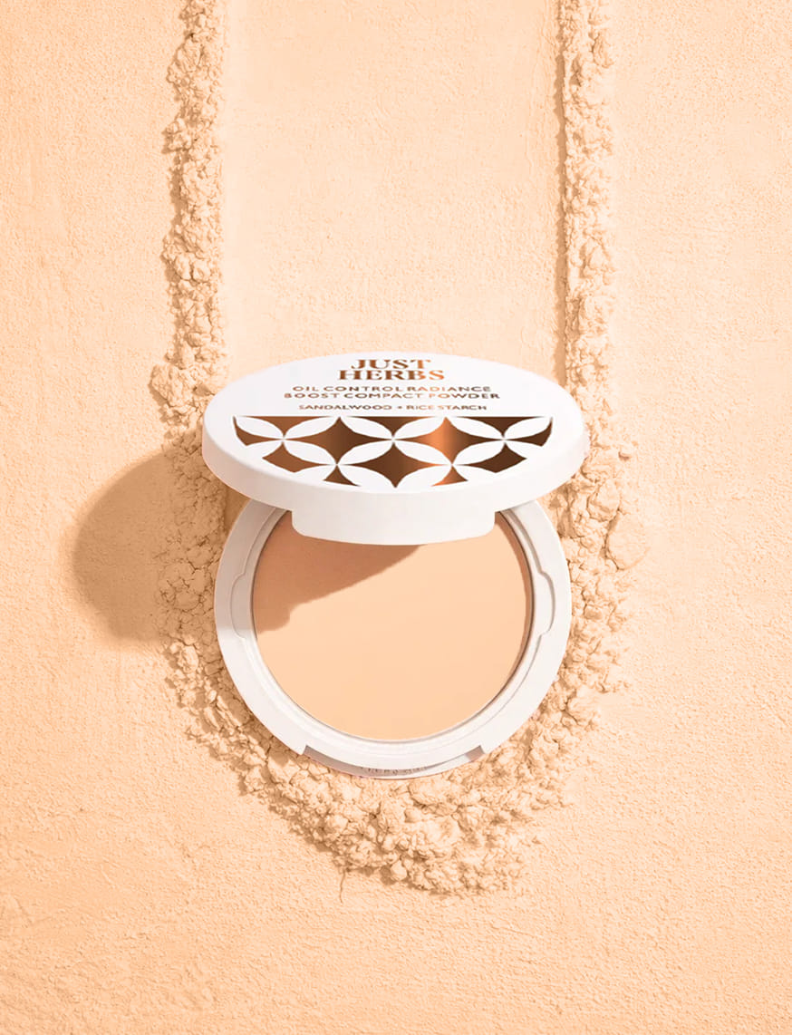 Oil Control Radiance Boost Compact Powder: 03 Natural
