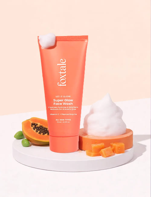 Super Glow Face Wash With Vitamin C & Papaya Enzyme