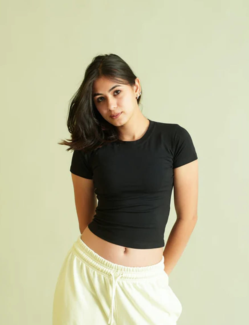 Basic IT Girl Baby Tee For Women - Black – thumbnail 4